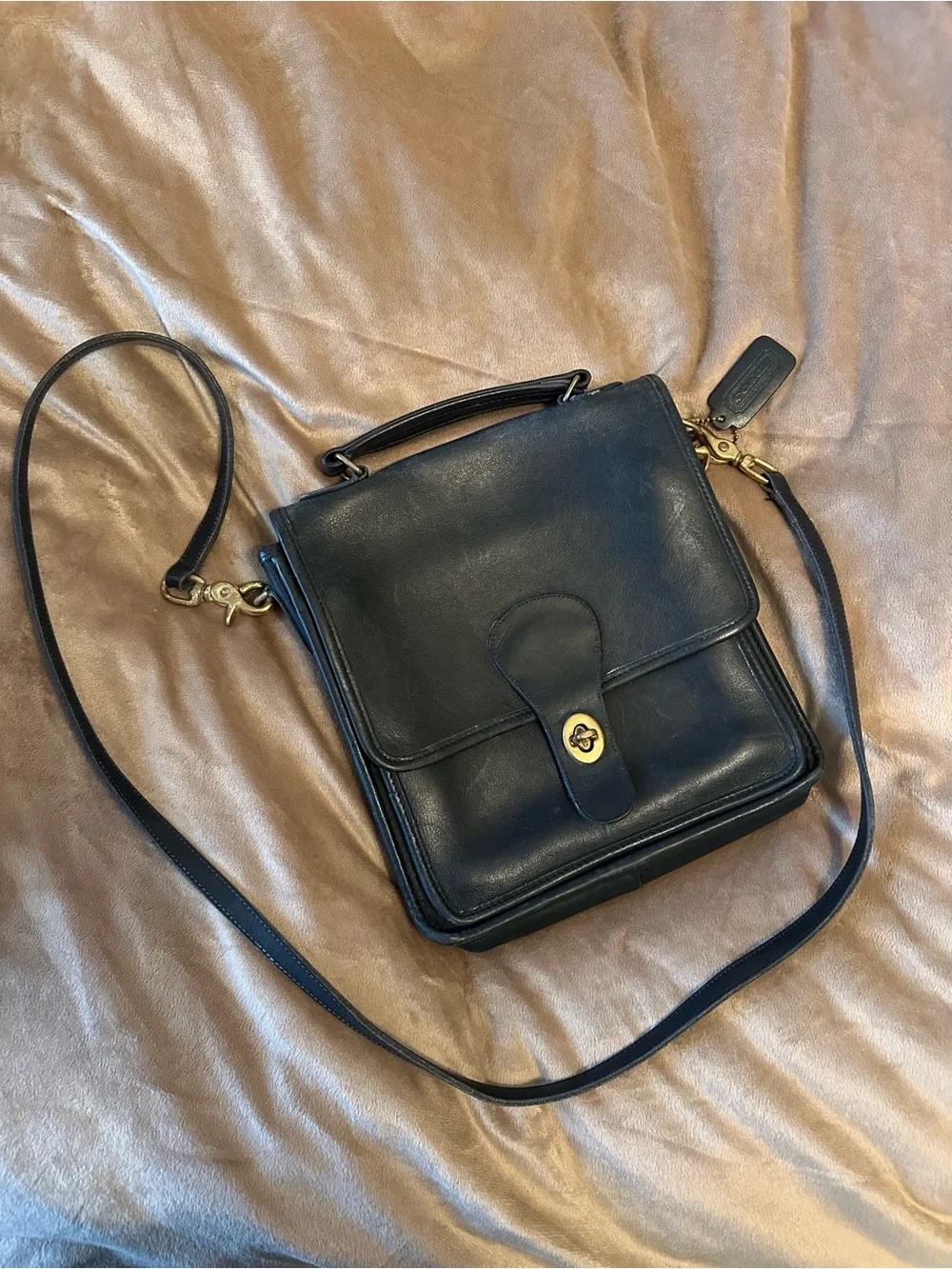 Vintage COACH Station Bag 5130 Black Leather Crossbody Turn Lock Top Handle Bag